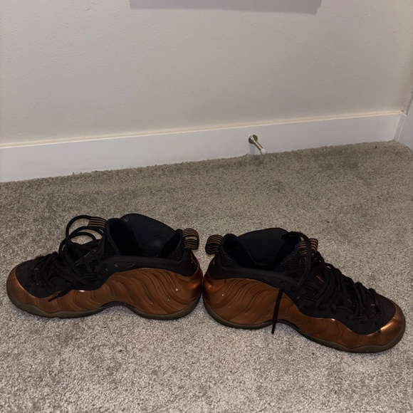 Copper  Nike Air Foamposite - Picture 3 of 5